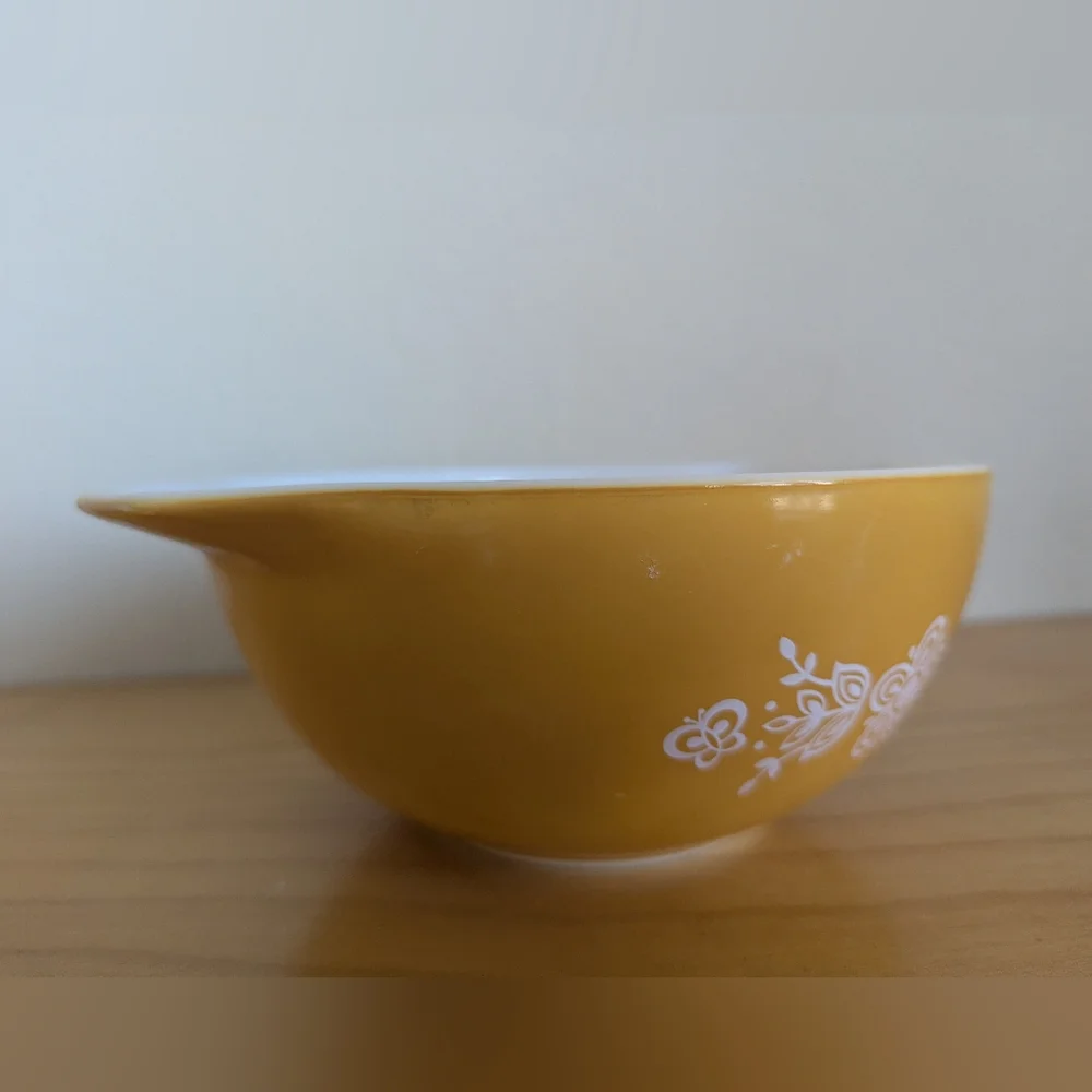 Set Of 2 Vintage Pyrex Cinderella Butterfly Gold And White Bowls #442 #441 - Picture 8 of 16